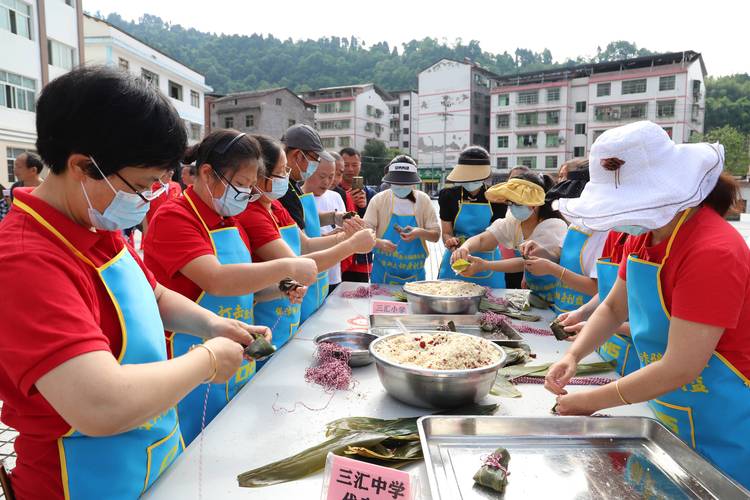 去澳门读研究生需要什么条件和谁把屈原包粽子里了与谁把屈原包粽子里了呢