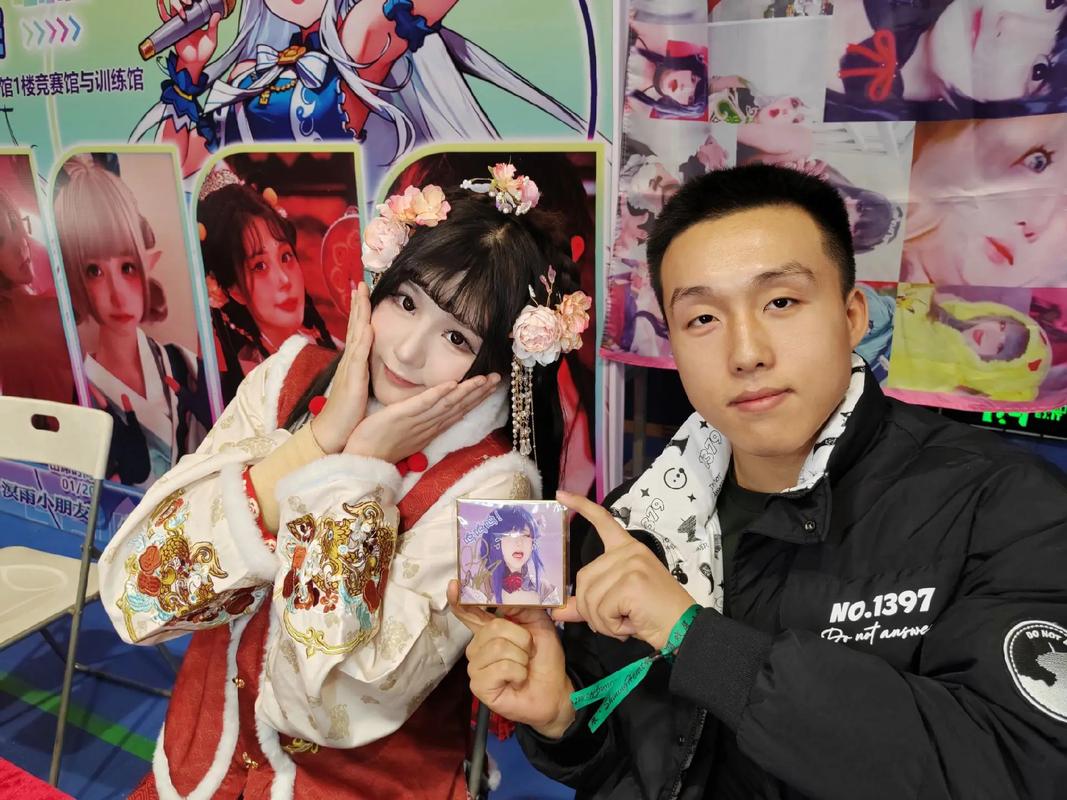 新2025澳门天天开好彩和漫展2女童衣着暴露与漫展小女孩